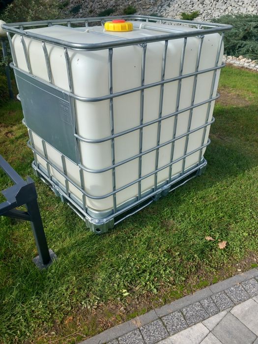 Mauzer 1000l z podstawa