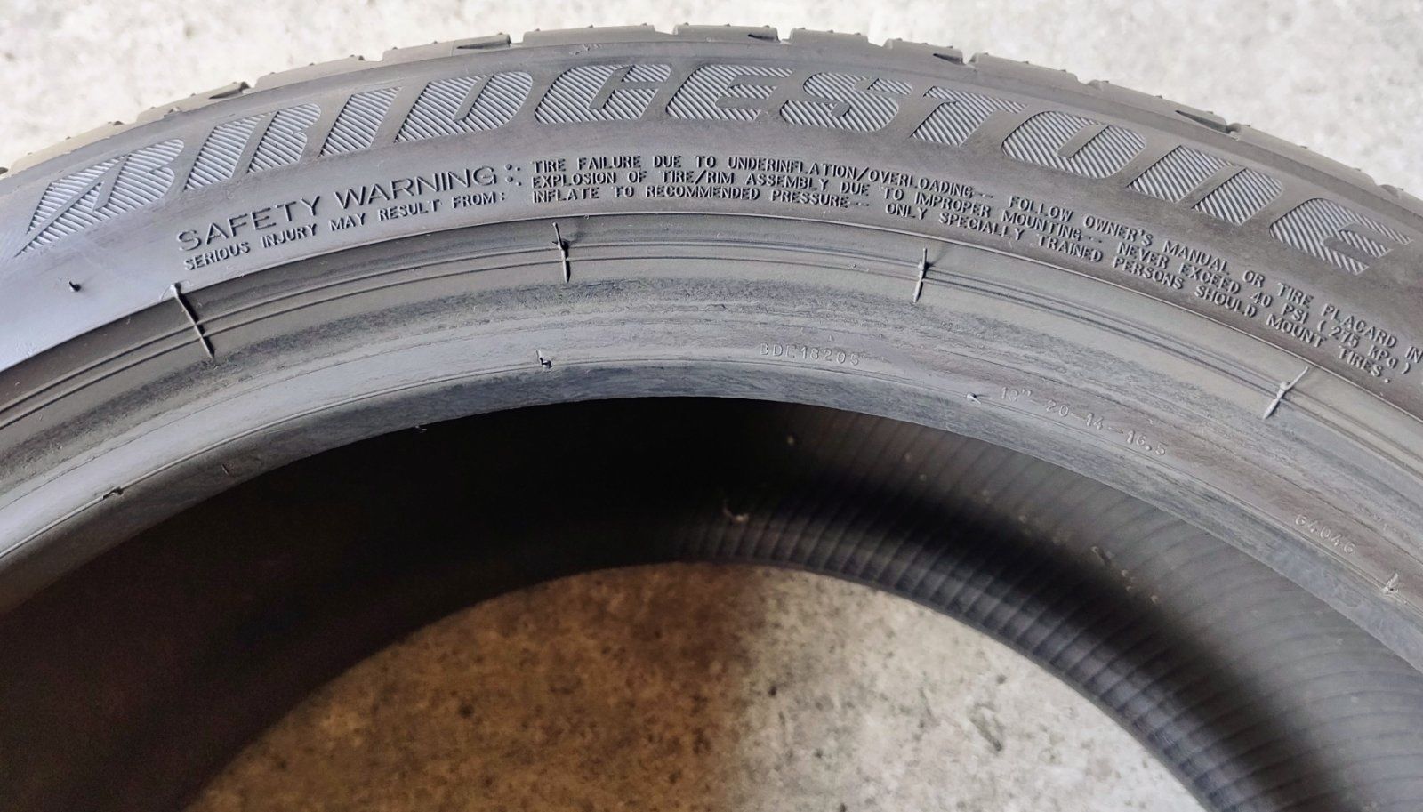Шини літні R18 255/40 Bridgestone Potenza S001 Run Flat