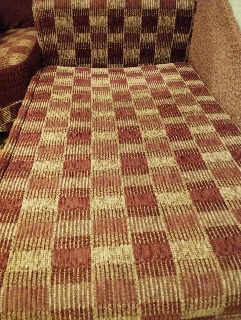 Sofa jednoosobowa rozkładana z pojemnikiem na pościel szezlong