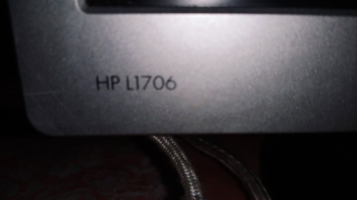 Монитор HP L1706