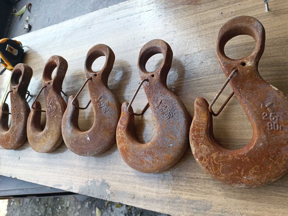 Крюк чалочный для тали, лебедки 2,5 т