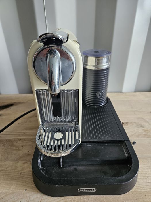 Ekspres do kawy De'Longhi Nespresso EN266.CWAE