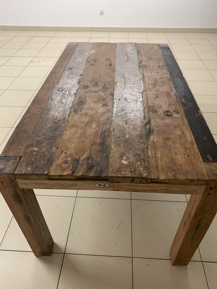 Sprzedam drewniany stół
