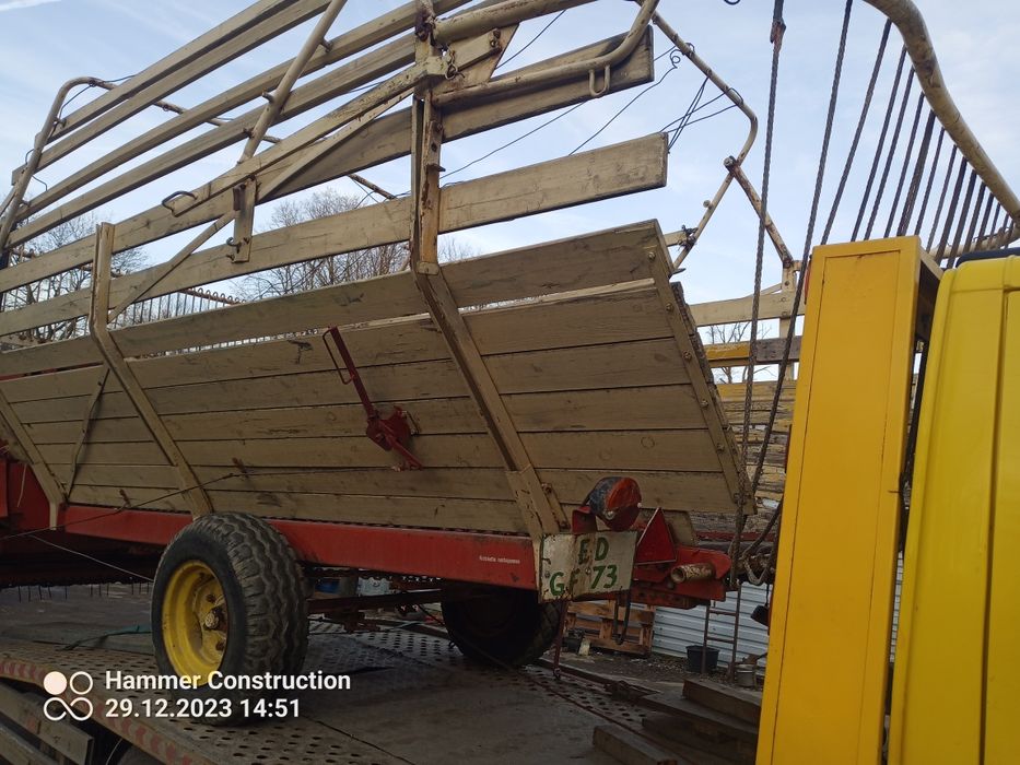 Przyczepa zbierająca fachr części