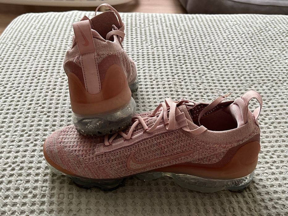 Кросівки жіночі Nike розмір 40