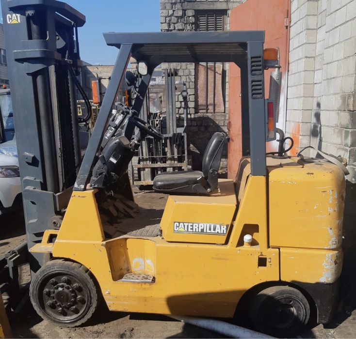 Навантажувач вилковий CATERPILLAR GC40K