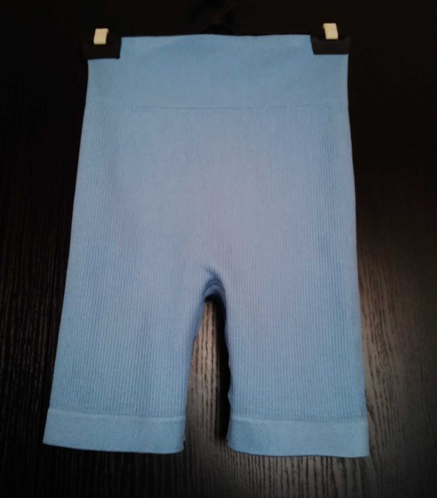 Spodenki damskie krótkie, prążek niebieskie z efektem Push-up