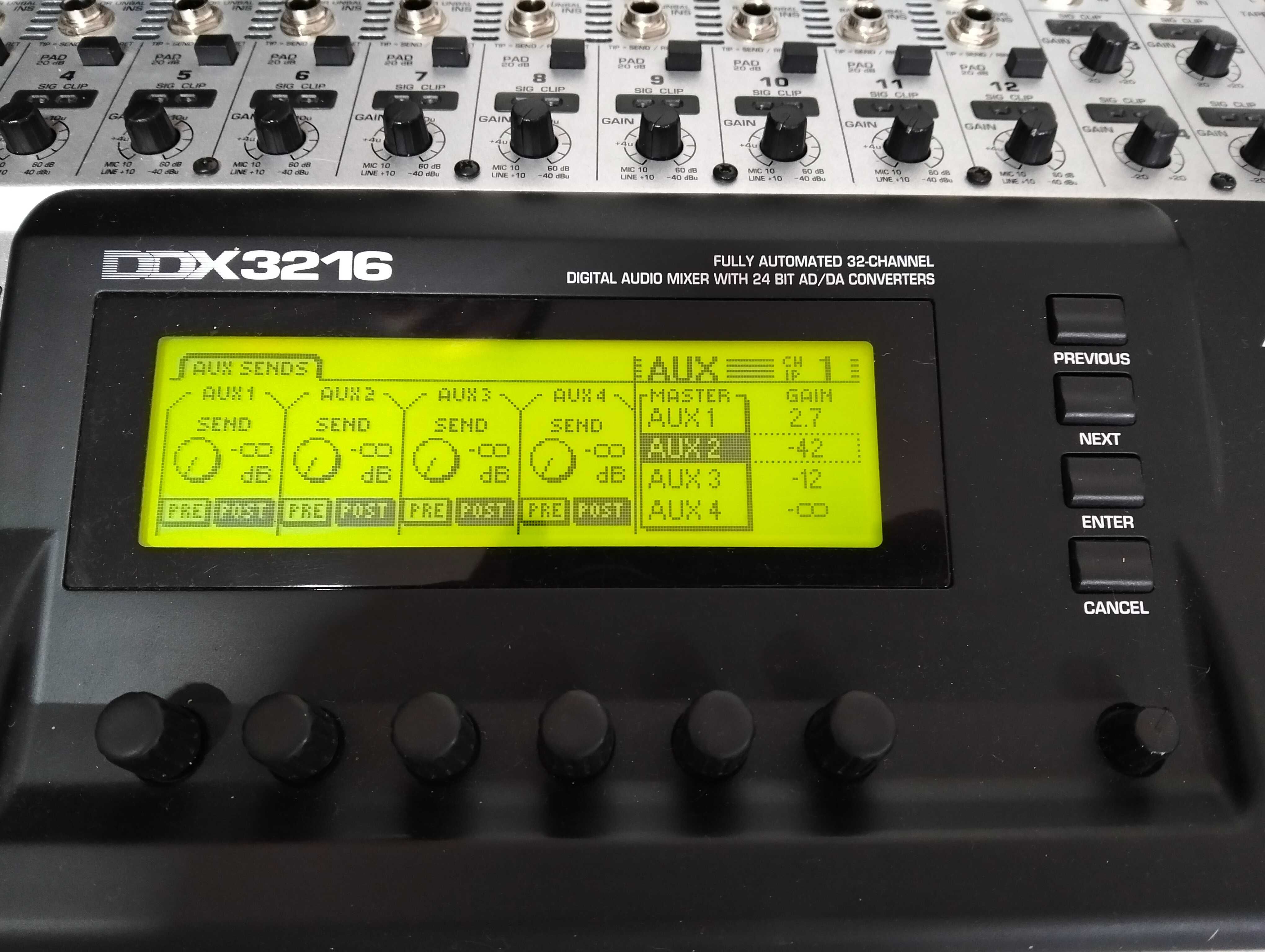 Mesa mistura Beringer DDX3216