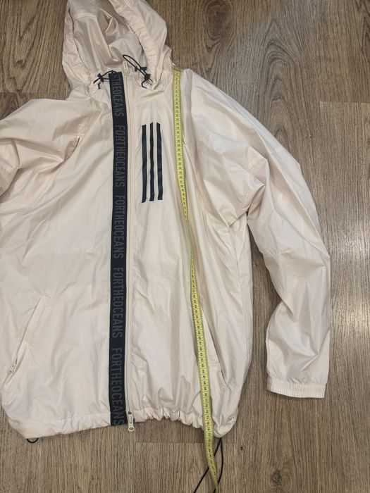 Плащевка adidas с капюшоном