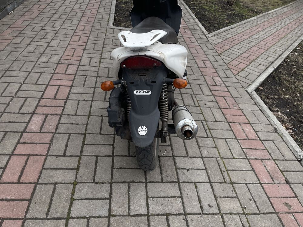 Продам скутер 150 кубов