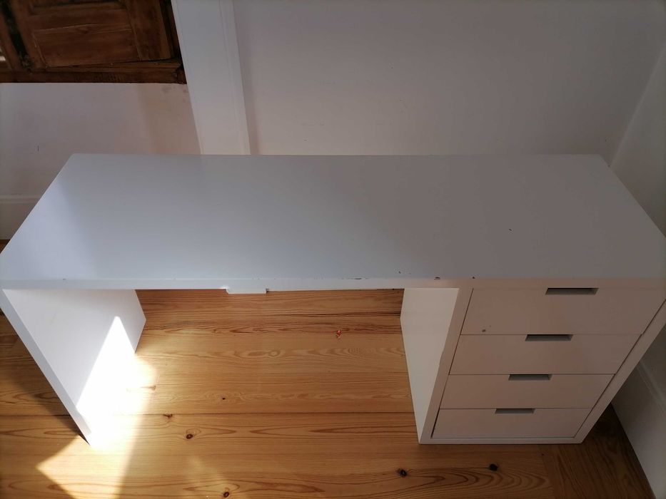 secretária branca em madeira maciça lacada