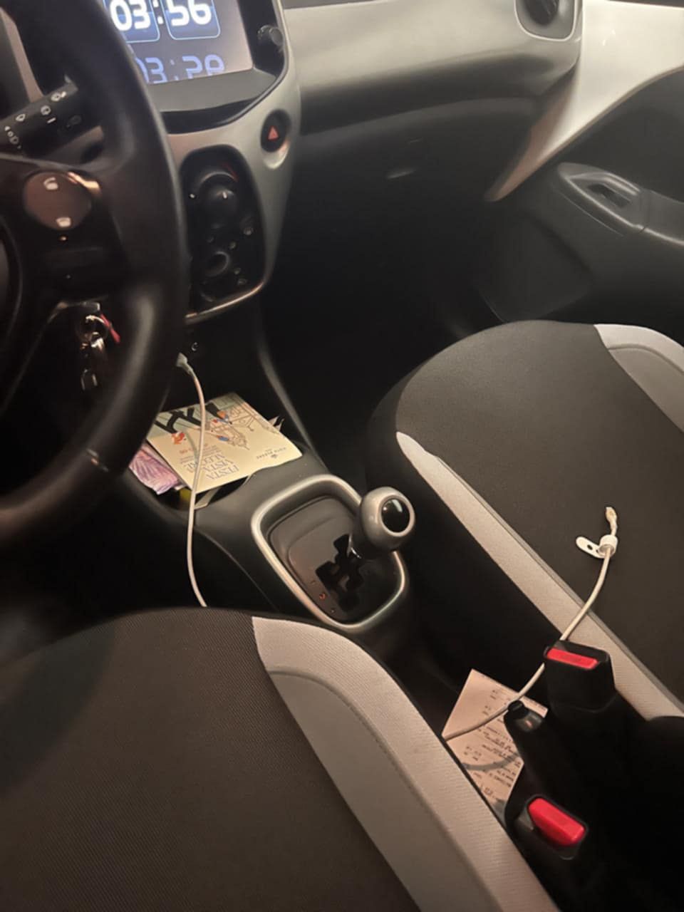Toyota aygoo 85mil KMS caixa automática 2015
