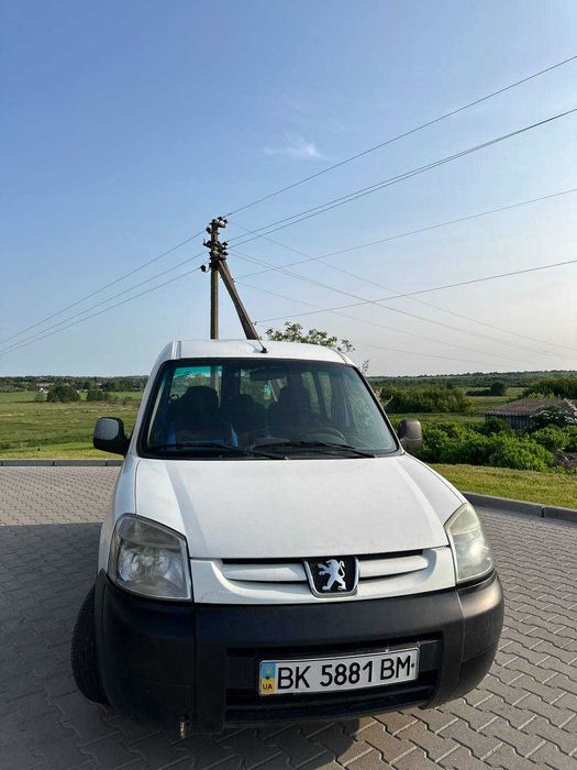 Peugeot Partner 2011 рік 1.6 HDI пасажирський з боковою дверкою