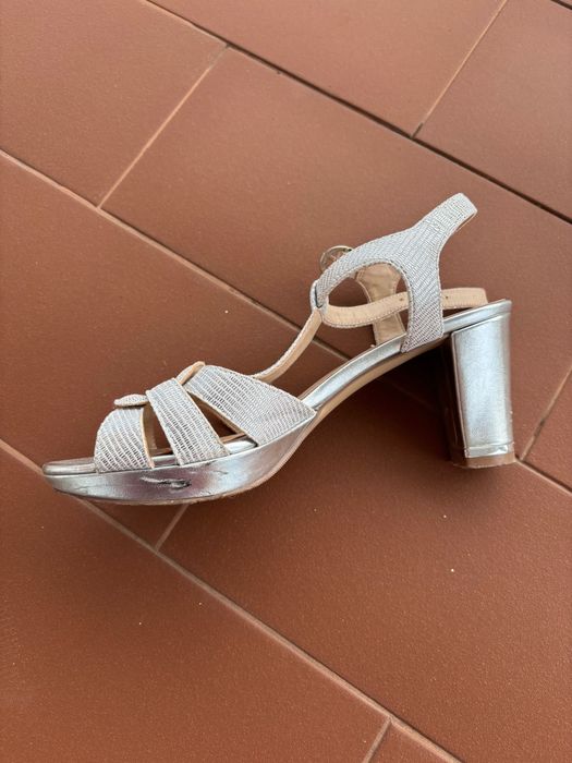 Sandálias com salto prateadas Seaside tam. 39