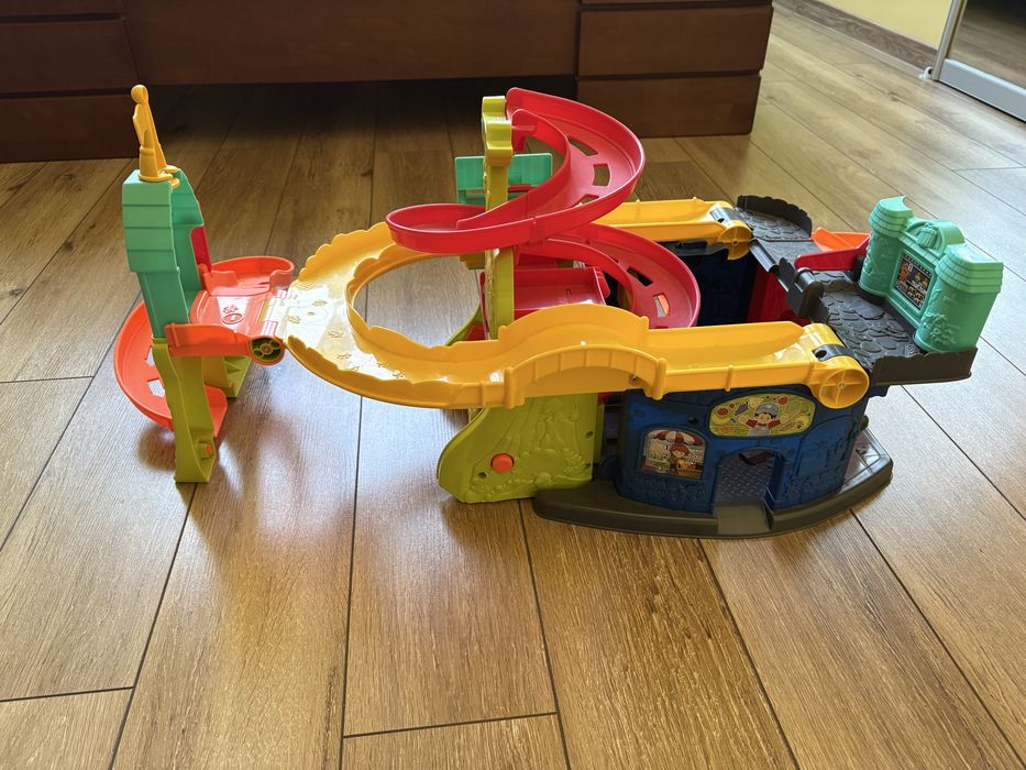 Fisher-Price Little People Tor Zjeżdżalnia Garaż 2W1
