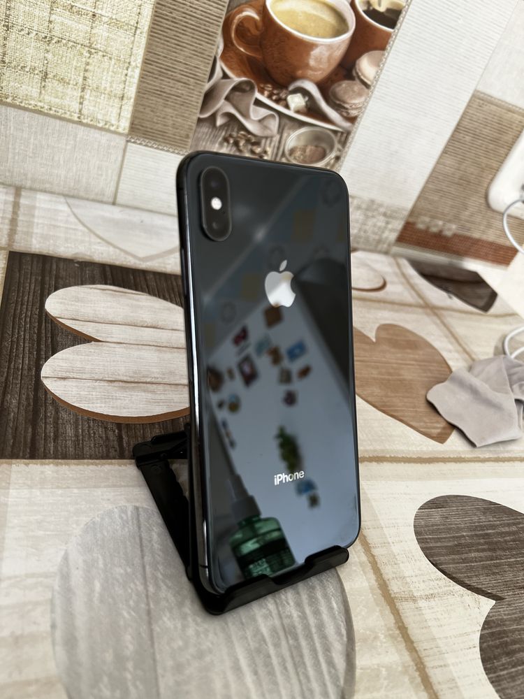 Iphone XS MAX 64 gb в хорошем состоянии