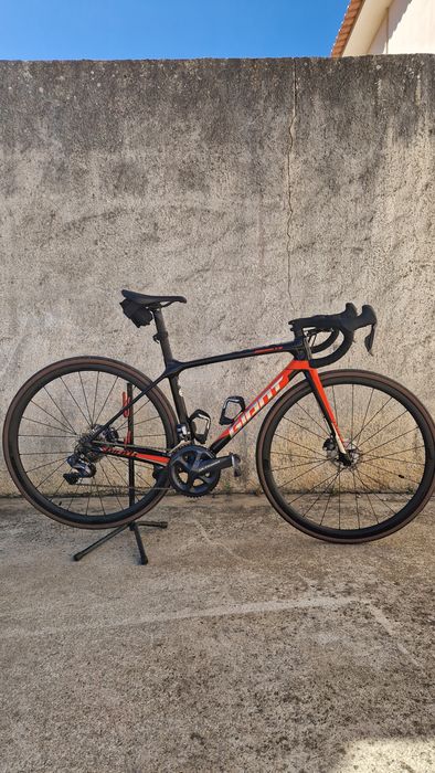 Bicicleta Giant com rodas de carbono prototype