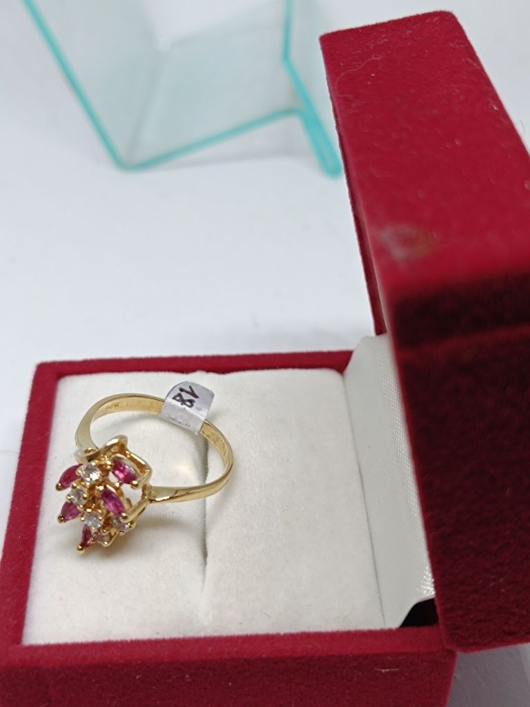 Złoty pierścionek z brylantami i rubinami złoto 585 rozmiar 13