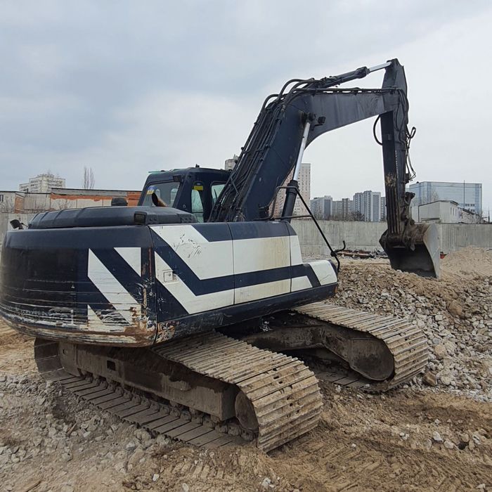 Екскаватор Doosan220