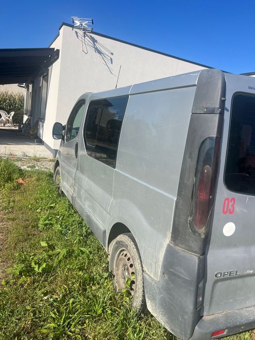 BUS 6 os Opel Vivaro 1,9 disel