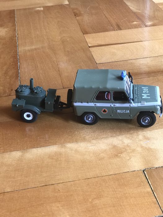 Uaz milicja + przyczepka kuchnia polowa