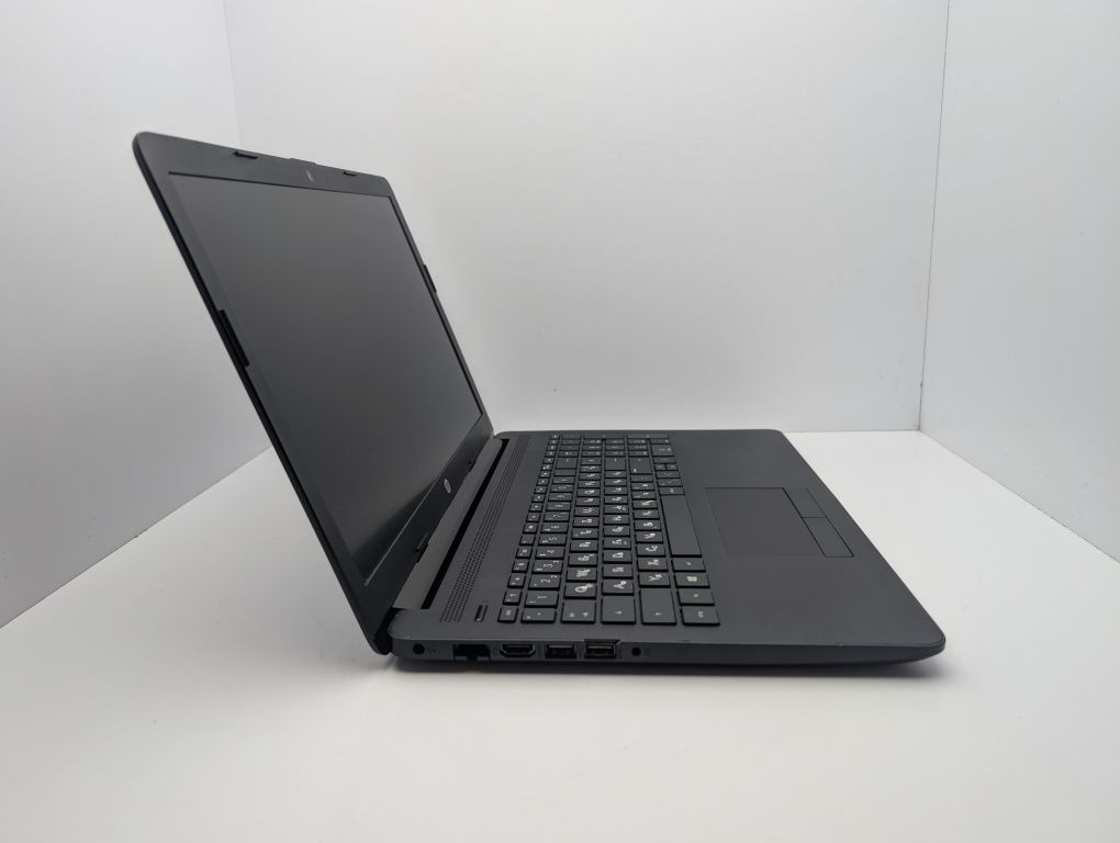 HP pavillion 15/Intel Celeron/8gb/SSD-120gb/Intel HD Graphics/15/6''HD