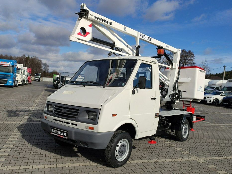Lublin Lublin  0352 Diesel 70KM Podnośnik Koszowy Zwyżka BUMAR KOSZALIN PMB 120E P7