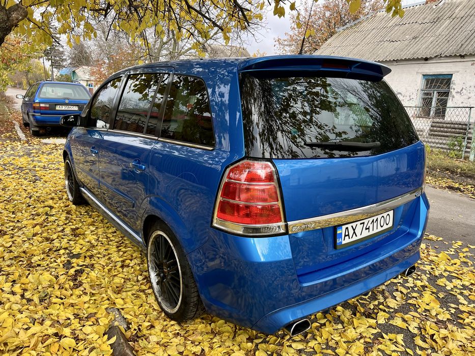 Opel Zafira OPC 2.0 бензин