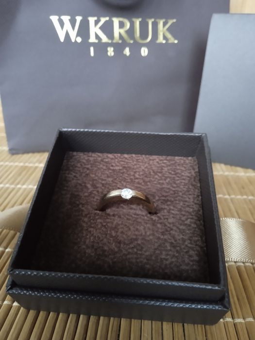 Złoty pierścionek W. KRUK, nieużywany, pudełeczko