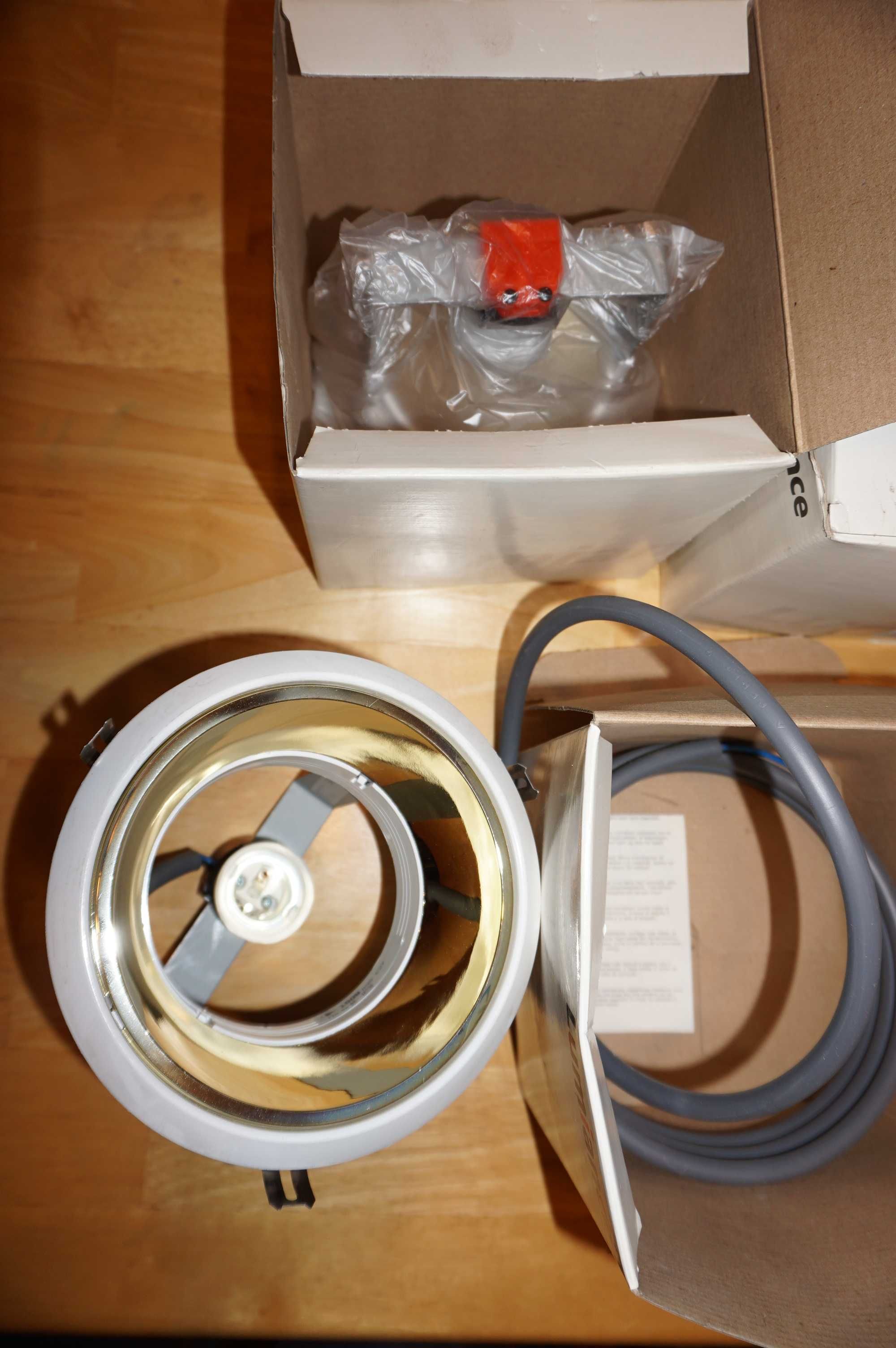 Lampy downlight dosufitowe Lumiance białe złote 100zł 5 szt.