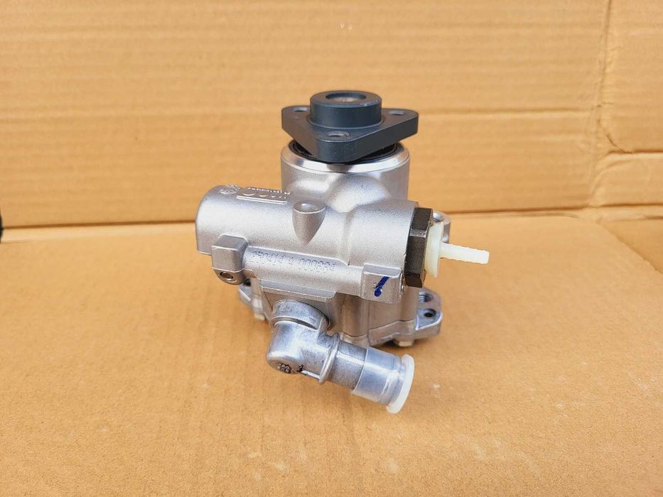 Pompa wspomagania  Audi A4 Quattro A6 Passat Santana Skoda  Nowa Oryg.