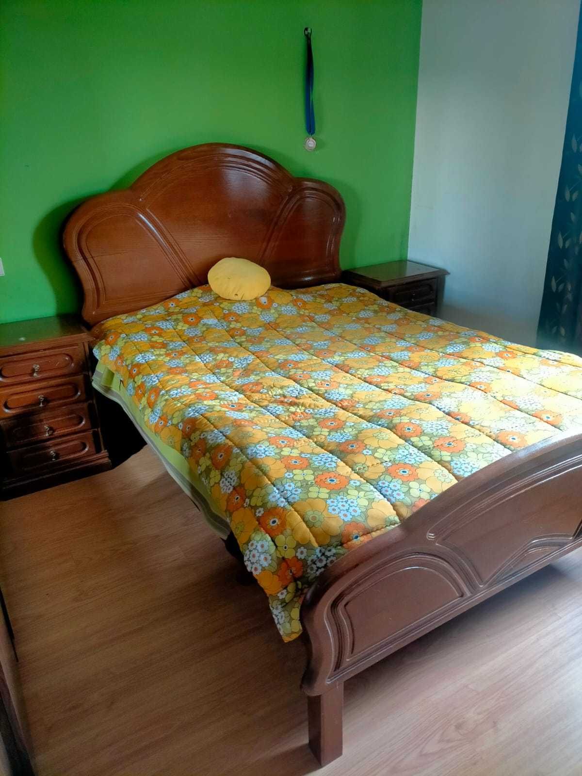Quarto de casal completo bom estado
