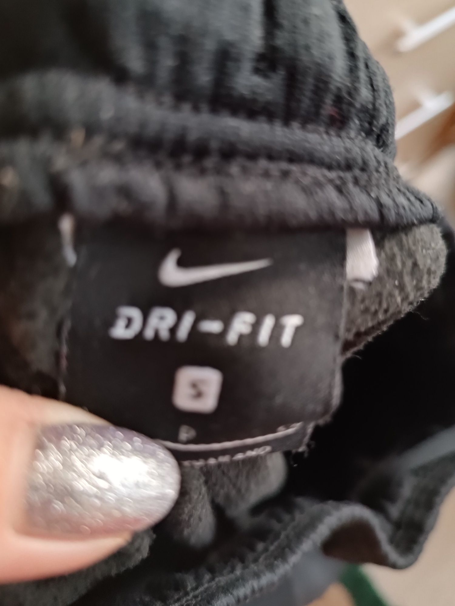Spodnie dresowe Nike czarne ocieplane-S. Stan bdb