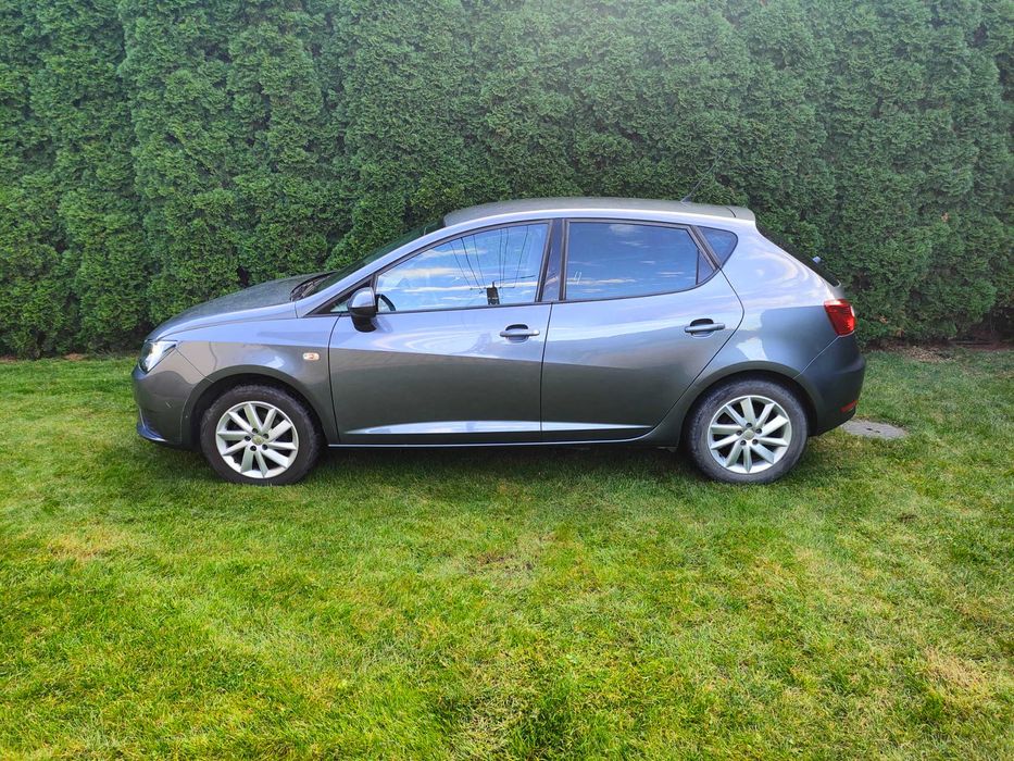 Seat Ibiza 1.4 Climatronic, Navi, opony letnie i zimowe, 2013r.