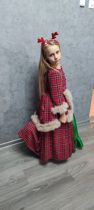 Нарядне плаття для дівчинки 128-135см