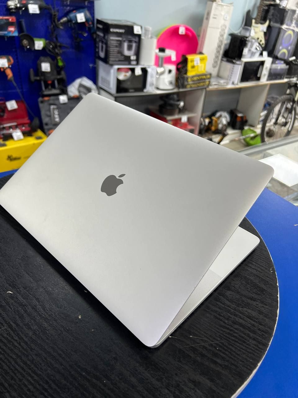 Macbook Pro A1707 2016  i7 16/512gb Radeon Pro 450 2gb