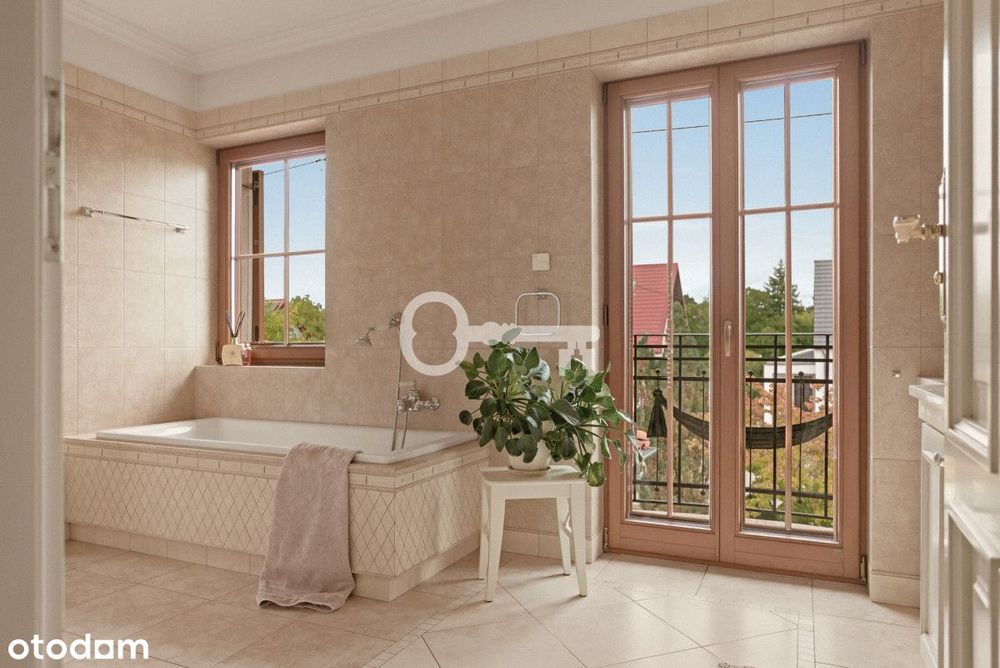 Wolnostojący | styl śródziemnomorski | duży ogród