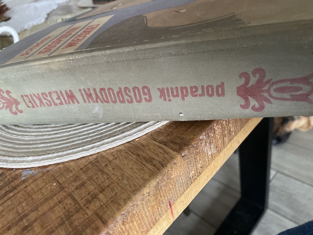 Poradnik Gospodyni Wiejskiej – unikalna książka PRL, 1955