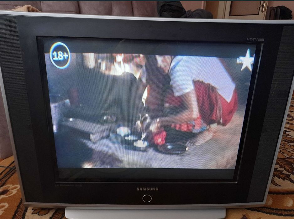 Телевізор Samsug і Toshiba з коробками повні комплекти