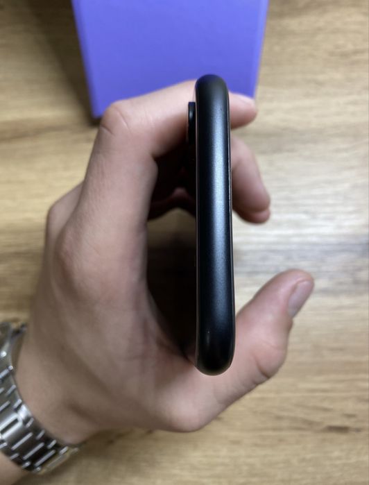 Продам iPhone XR 64GB