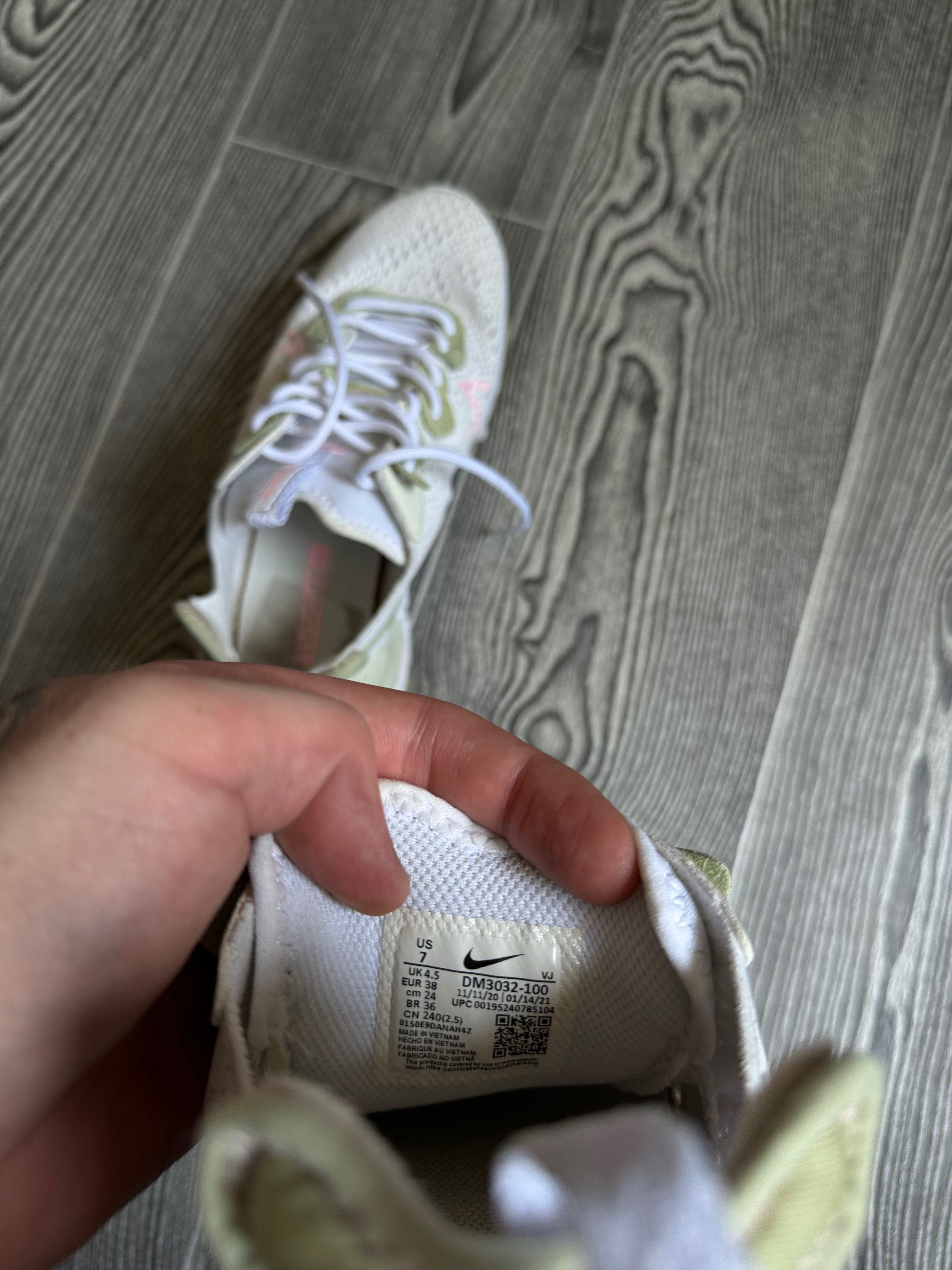 Кроссовки Nike React Vision размер 38 стелька 24