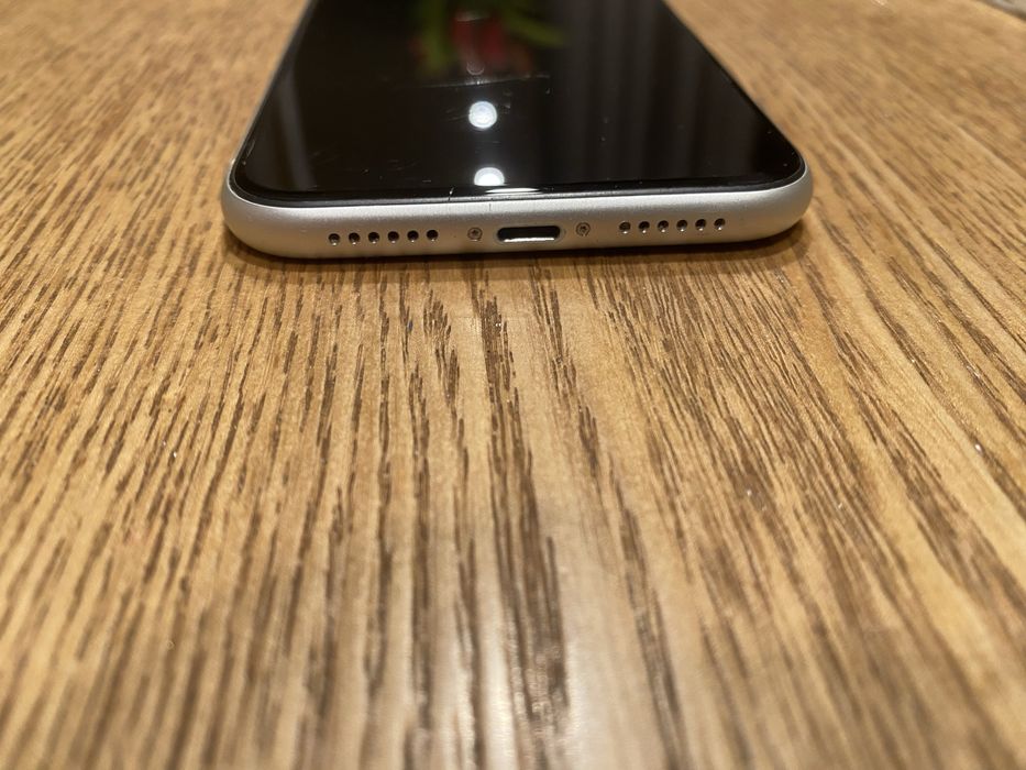 Iphone 11 biały 64GB