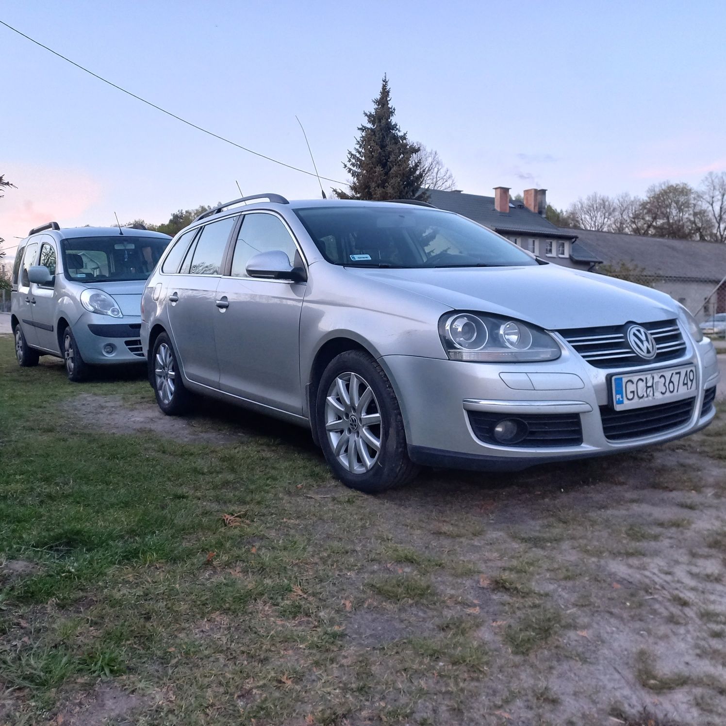 Golf V  2.0 TDI Cr 140km 
Wyposażenie 
Xsenony 
Gr