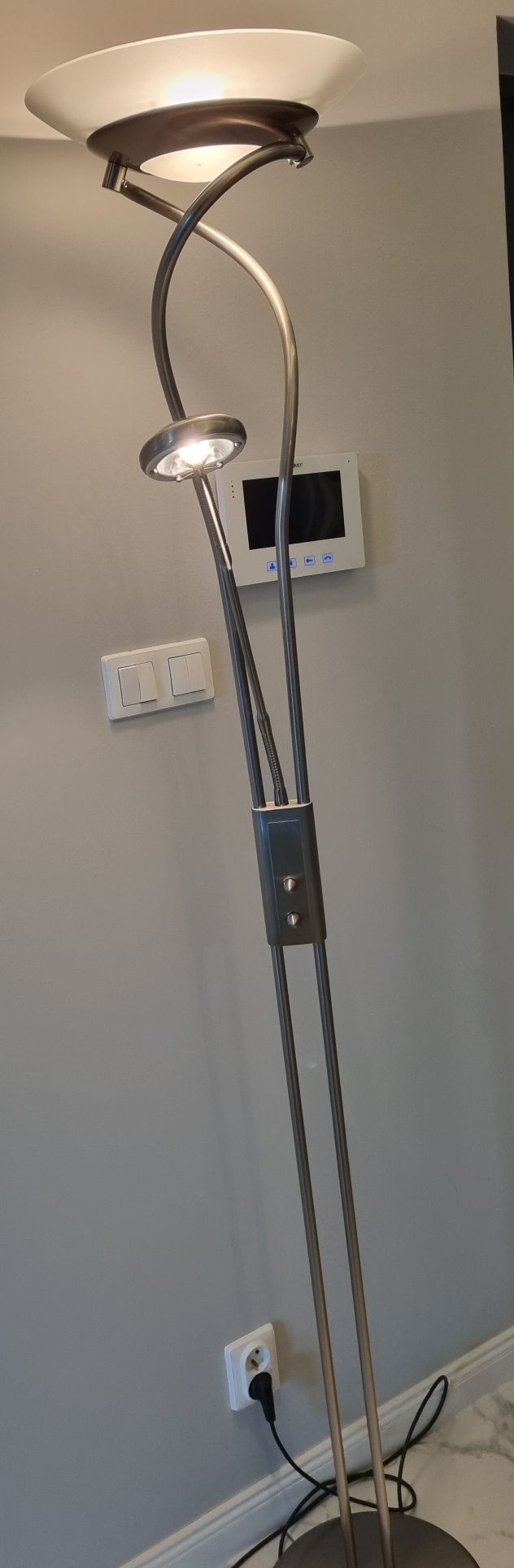 Lampa podłogowa stojąca