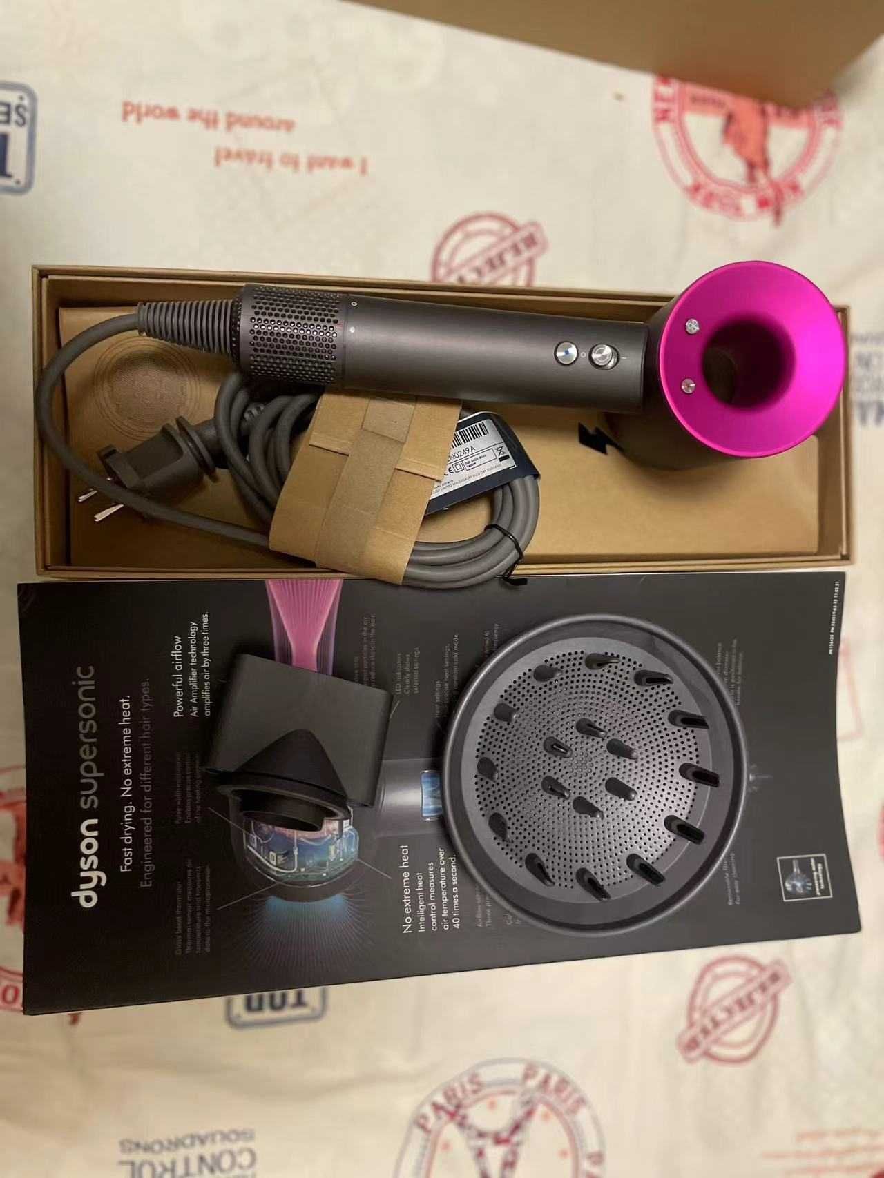 Brand new unopened Dyson HD08 rose There is awarranty code on the side