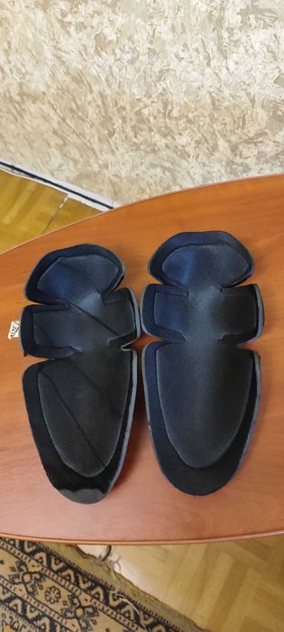 Мото защита, наколенники в джинсы/штаны.