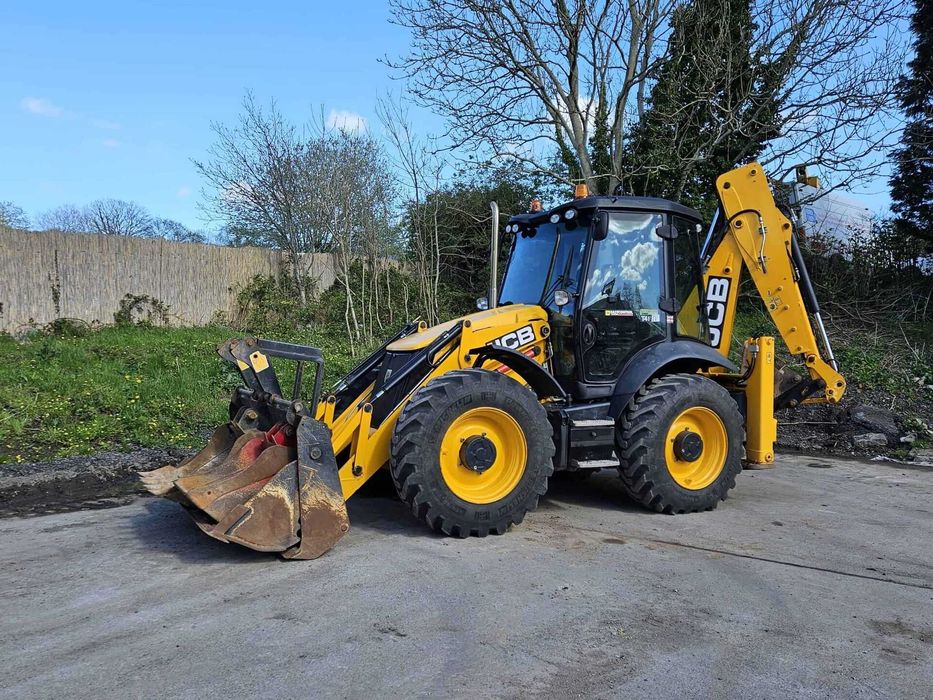 Koparko-Ładowarka także z młotem - Wynajem z operatorem lub bez