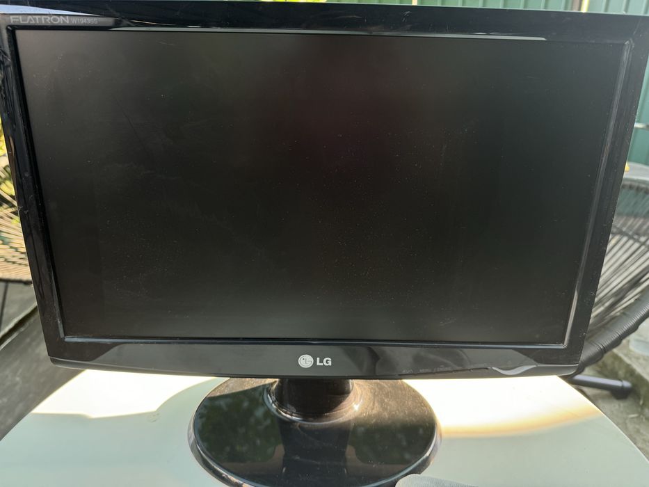 Монітор LG Flatron 19 дюймів/LCD