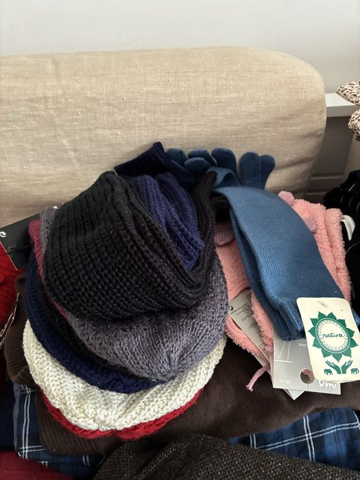 8 gorros + 2 caneleiras + 1 luvas + 3 meias antiderapantes + gola