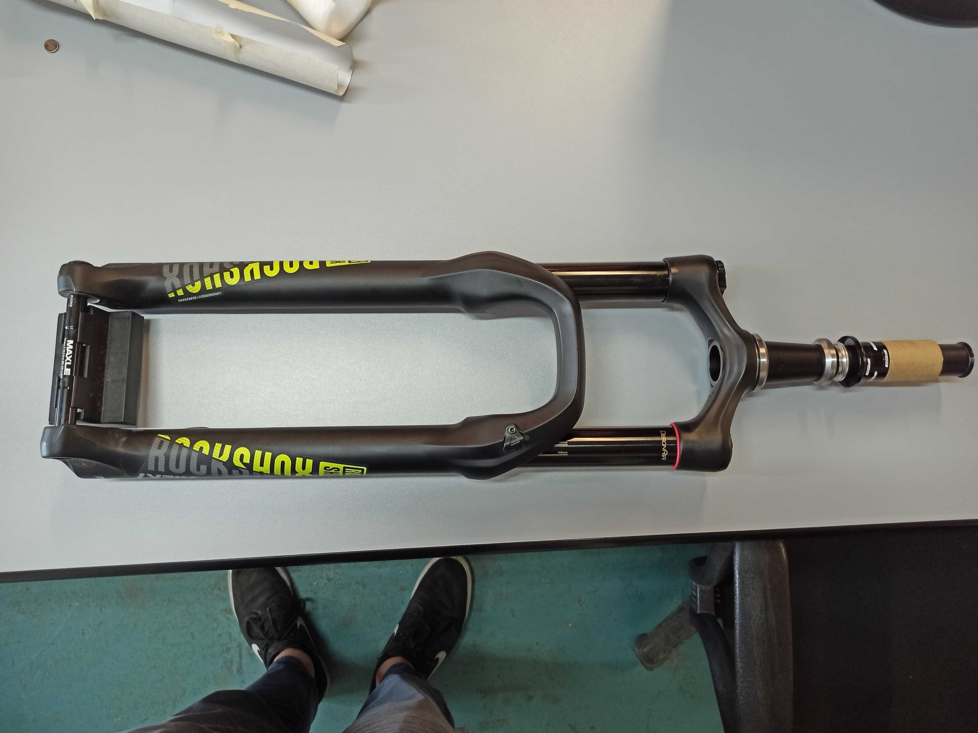 Widelec RockShox Lyrik RX2 29" charger 2